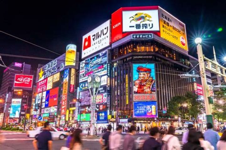 札幌すすきの周辺で看護学校を探すイメージ
